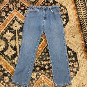 HIGH WAISTED MOM JEANS